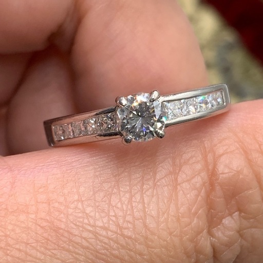 Pt900 ダイヤモンドリング　5.7g 0.47ct 0.37ct 約18号