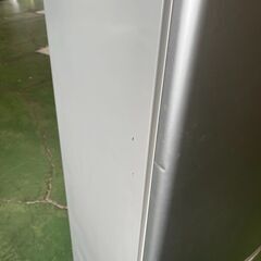 冷蔵庫 2ドア パナソニック NR-B175W-S 2013年 上部ドアにへこみありの画像