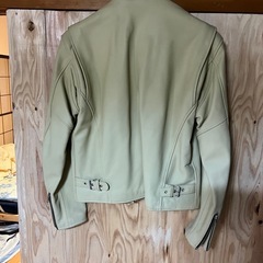 ノーブランド革ジャン　アイボリーの画像