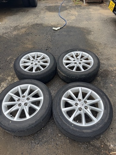 プリウスα 純正ホイール