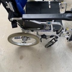 車椅子　汚れはありますが使えます。の画像