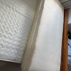 クィーンサイズ折り畳みマットレスの画像