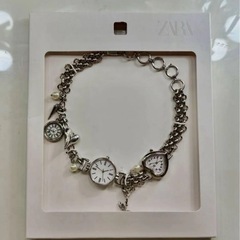 ZARA チャームウォッチネックレスの画像
