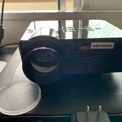 DBPOWER mini LED Projectorの画像