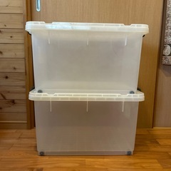 ①衣装ケース2個の画像