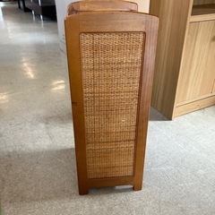 M2509-193 karimoku ヴィンテージ オールド スリッパラック ラタン キズ汚れ有りの画像