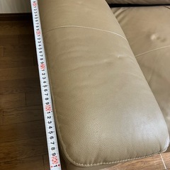 本革2人掛けソファーの画像