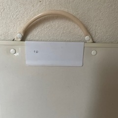 画板　画用紙をはさむクリップ付きの画像