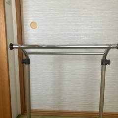 ハンガーラックの画像