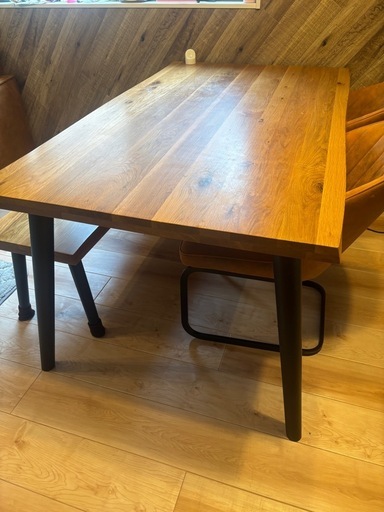 ダイニングテーブル