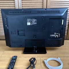【テレビ】【Panasonic】2014年製、32型、各コードとリモコンセットの画像