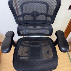 【決まりました】エルゴヒューマンデスクチェア黒 訳ありの画像