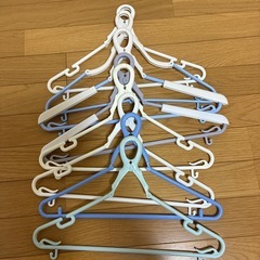 Tシャツ＆シャツ7点➕ハンガー8点セットの画像