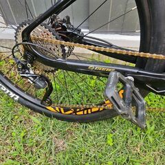 カーボンファイバー自転車の画像