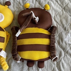 新品未使用　ミツバチデザイン ベビー用ヘッドガード 2セットの画像