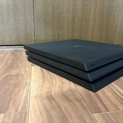PS4プロ本体の画像