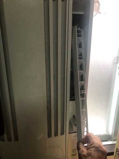 中古corona窓付けウインドファン　コロ