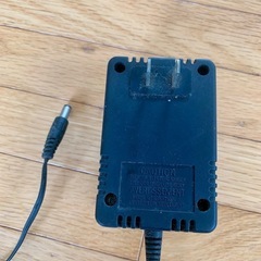 BATTERY CHARGER QL-10-006-B2400500A バッテリーチャージャー 24V 電動キックボード 充電器 ACアダプターの画像