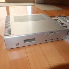 ATX 横置きPCケースとして ファンレス無音PC Hush 総アルミ筐体 ドイツ製 ヒートシンク ヒートパイプの画像