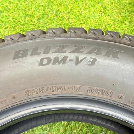 【決まりました】【極美品】 225/65R17 102Q ブリヂストン　交換工賃込み　4本　スタッドレスタイヤ　DM-V3 23年　イ