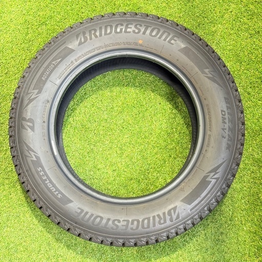 【決まりました】【極美品】 225/65R17 102Q ブリヂストン　交換工賃込み　4本　スタッドレスタイヤ　DM-V3 23年　イ