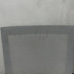 肘付きメッシュ オフィスチェア グレーの画像
