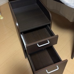 机+引き出しの画像