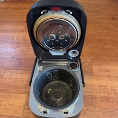 Panasonicスチーム&可変圧力IHジャー炊飯器の画像