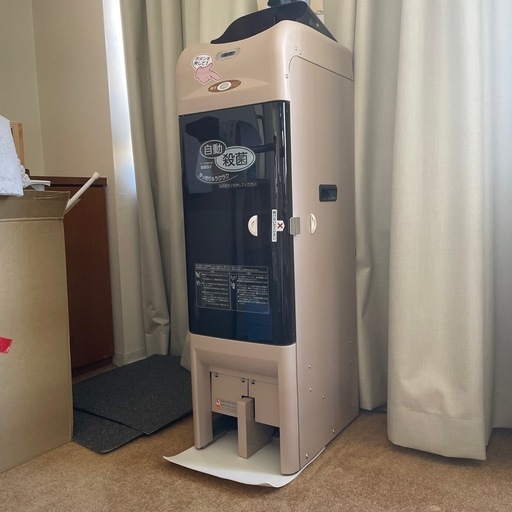 スリッパ殺菌ディスペンサーと専用スリッパ