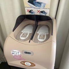 スリッパ殺菌ディスペンサーと専用スリッパ
の画像