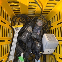 工具、カゴ、補修道具、空箱の画像