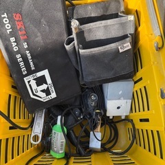 工具、カゴ、補修道具、空箱の画像