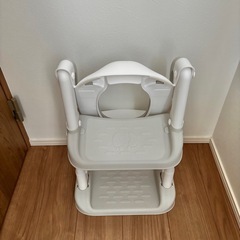 西松屋　ステップ付き補助便座の画像