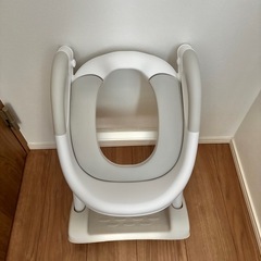 西松屋　ステップ付き補助便座の画像