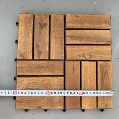 ウッドデッキ 30x30 40枚セット 木目調 ダイソー 約36㎡の画像