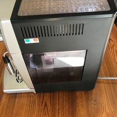 デロンギコーヒーメーカーの画像