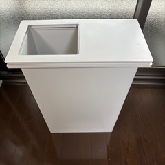 無印のゴミ箱　ふた付きの画像
