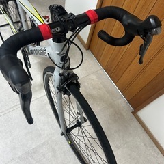Cannondale Synapse ロードバイク 44〜48相当｜スタンド・サドルカバー付きの画像