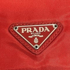 PRADA レッド　 ショルダーバッグ 斜め掛けの画像