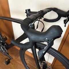 ロードバイク（スクルトゥーラ4000）の画像