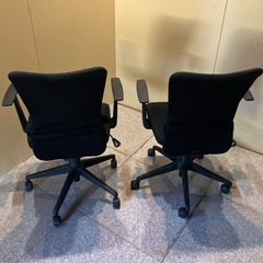 オフィスチェア2脚セットの画像