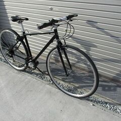 E496　★　11800円★整備済み スポーツ中古自転車 ブラック　７段変速　44ｃｍ【クロスバイク】の画像