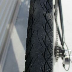 E496　★　11800円★整備済み スポーツ中古自転車 ブラック　７段変速　44ｃｍ【クロスバイク】の画像