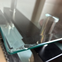 ガラステーブル　２ヶ所破損の画像