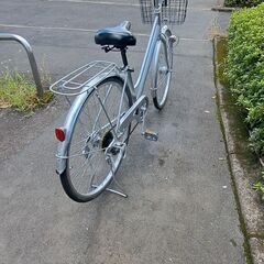 【リサイクルショップどりーむ天保山店】No.456　自転車　27インチ　シルバー　LEDオートライト・切り替え・カゴ付き🎵　おすすめ品🎵の画像