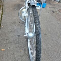 【リサイクルショップどりーむ天保山店】No.456　自転車　27インチ　シルバー　LEDオートライト・切り替え・カゴ付き🎵　おすすめ品🎵の画像