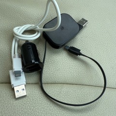 無料 Lightningケーブル2本、車載充電器の画像