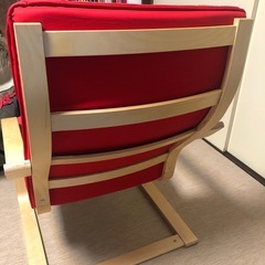 赤いIKEA ポエング　の画像