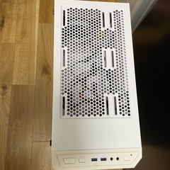 ゲーミングPC ケースの画像