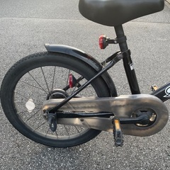 子供自転車
 18インチ 中古(キッズ用ヘルメット付き)の画像